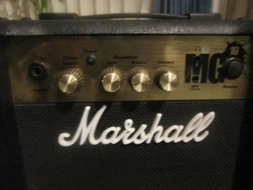 Amplificador Marshall Mg10