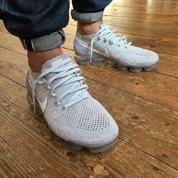 TENIS VAPORMAX COLOR GRIS TALLA 40 ENTREGA INMEDIATA