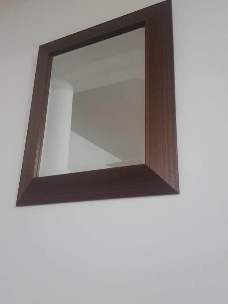 Hermoso marco con espejo biselado excelente estado