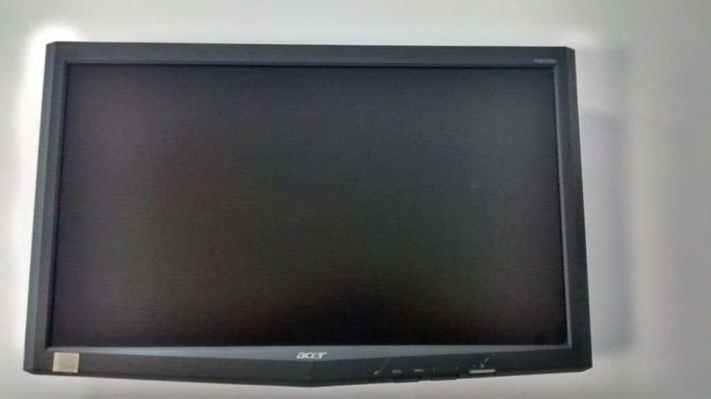 LCD MARCA 21' ACER - REMATE EN BUENAS CONDICIONES