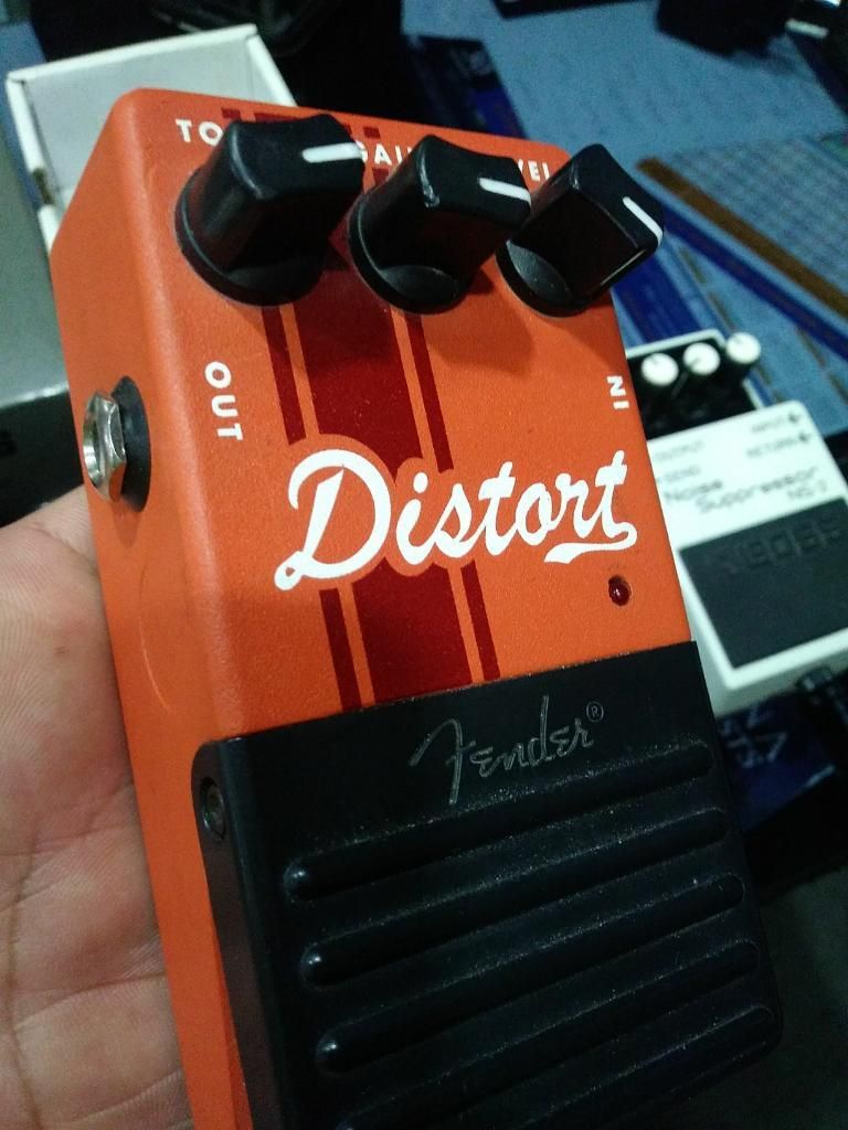 Pedal Distort Fender