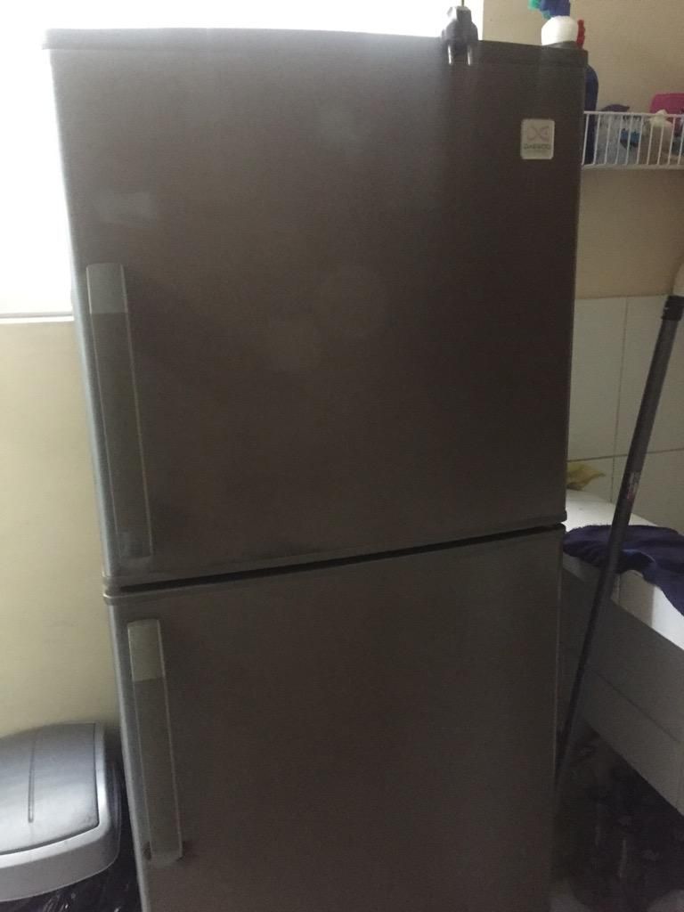 Refrigeradora Daewoo Blu Ray a S/.400