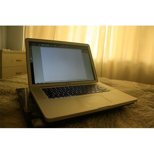 Macbook Pro Core I7, 8gb Ram 15 Pulgadas, Con Detalle