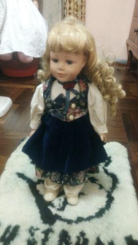 Remato!!! Hermosa Muñeca De Porcelana En Excelente Estado