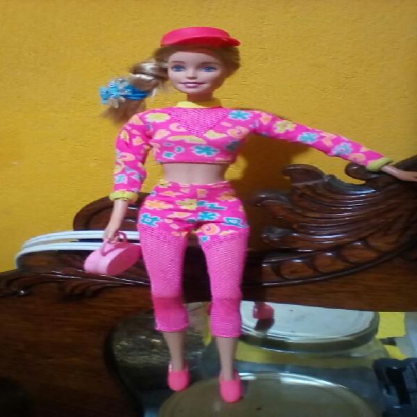 Muñeca Barbie Deportiva con Accesorios