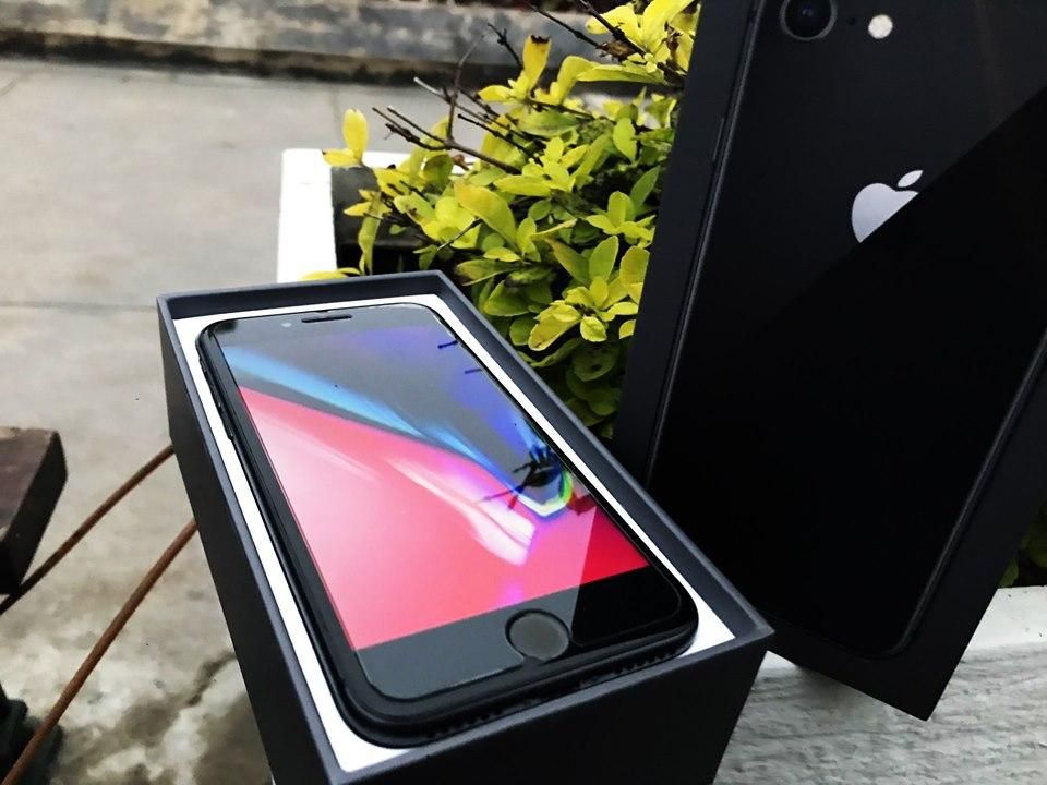 Oferta iPhone 8 64gb en caja como nuevo, cable y cubo