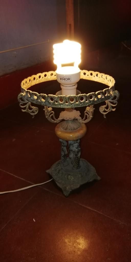 Lámpara Antigua de Bronce para Velador