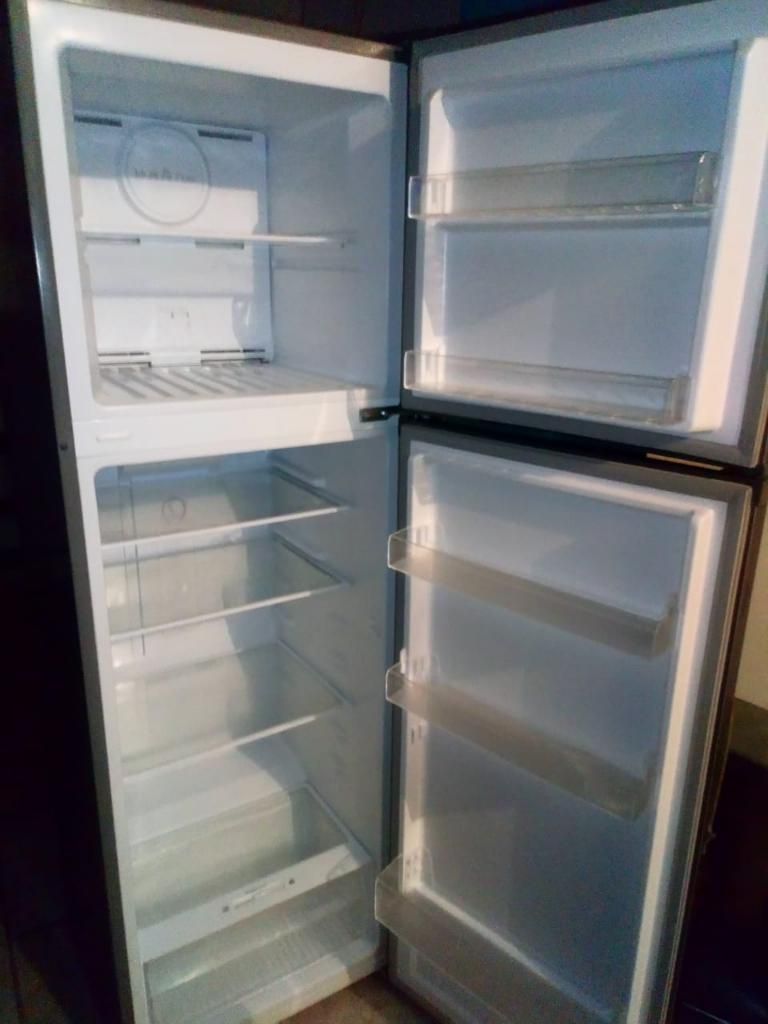 Refrigeradora Semi Nueva Miray