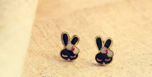 Neko Lucky Accesorios - Aretes Black Rabbit