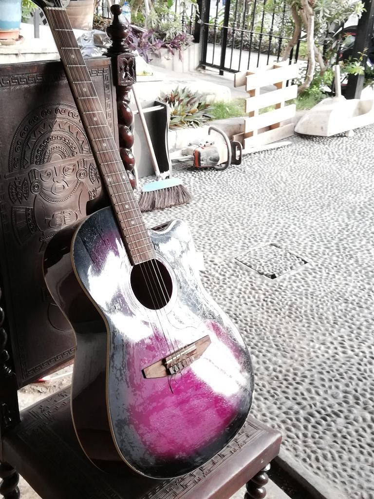 Guitarra Acústica con Diseños