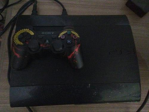 Vendo Playstation 3 Súper Slim, De 250 Gb Con 5 Juegos