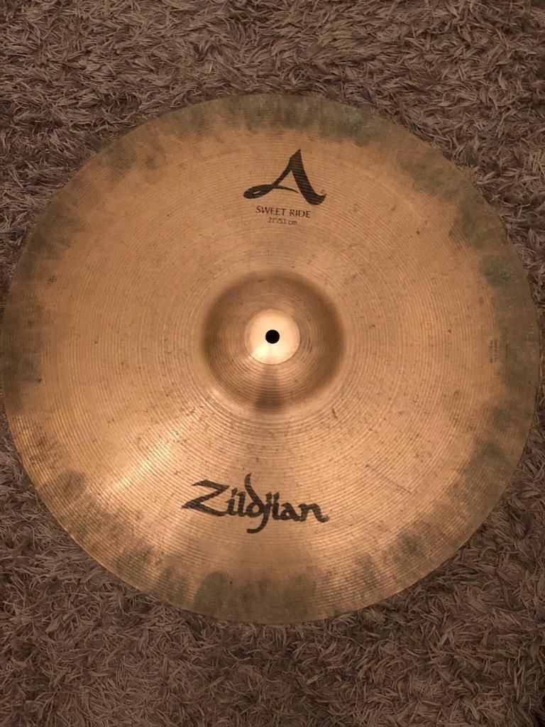 Zildjian a 21” Ride Negociable