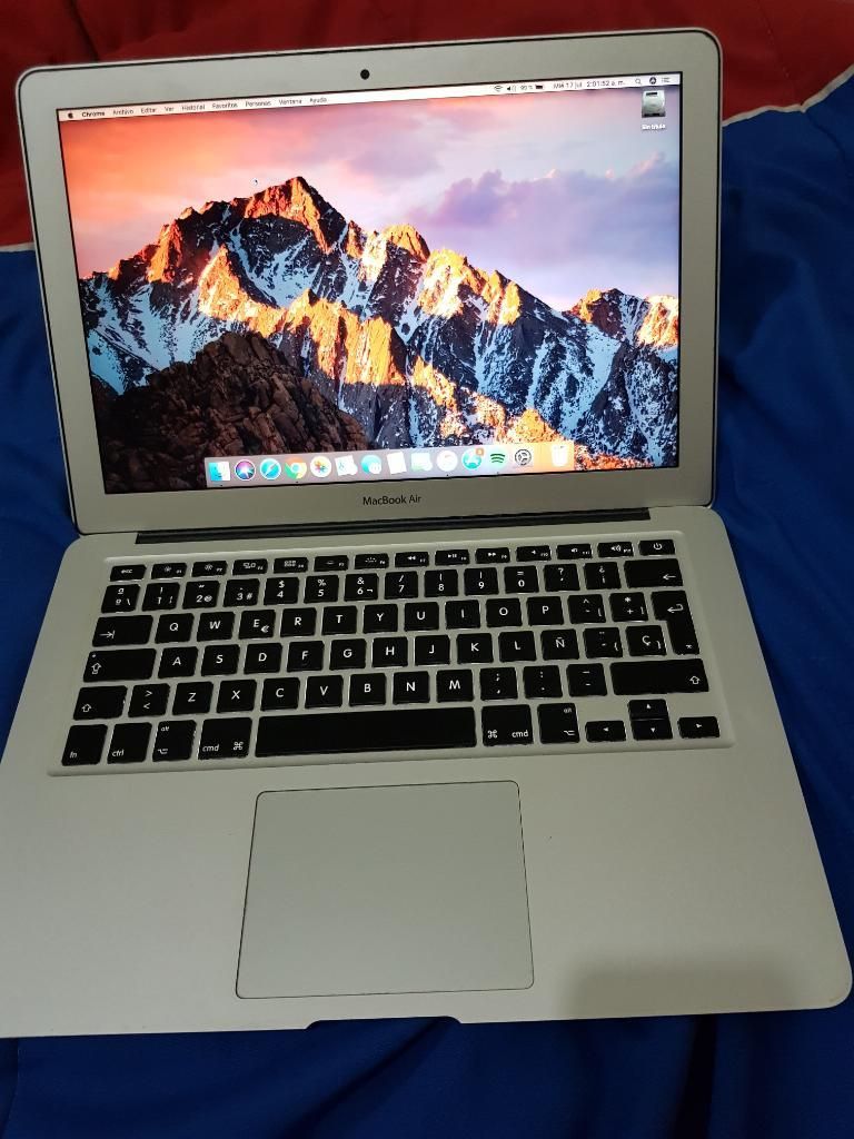 Vendo Apple Macbook Air Mid  I5