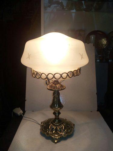 Lampara De Bronce De Mesa Labrada Pantalla Decorada Pavonada