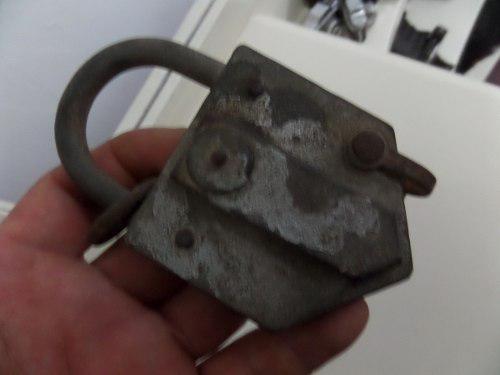 Antiguo Candado De Metal, Pesado Decoracion