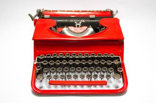 Maquina De Escribir Olivetti Roja