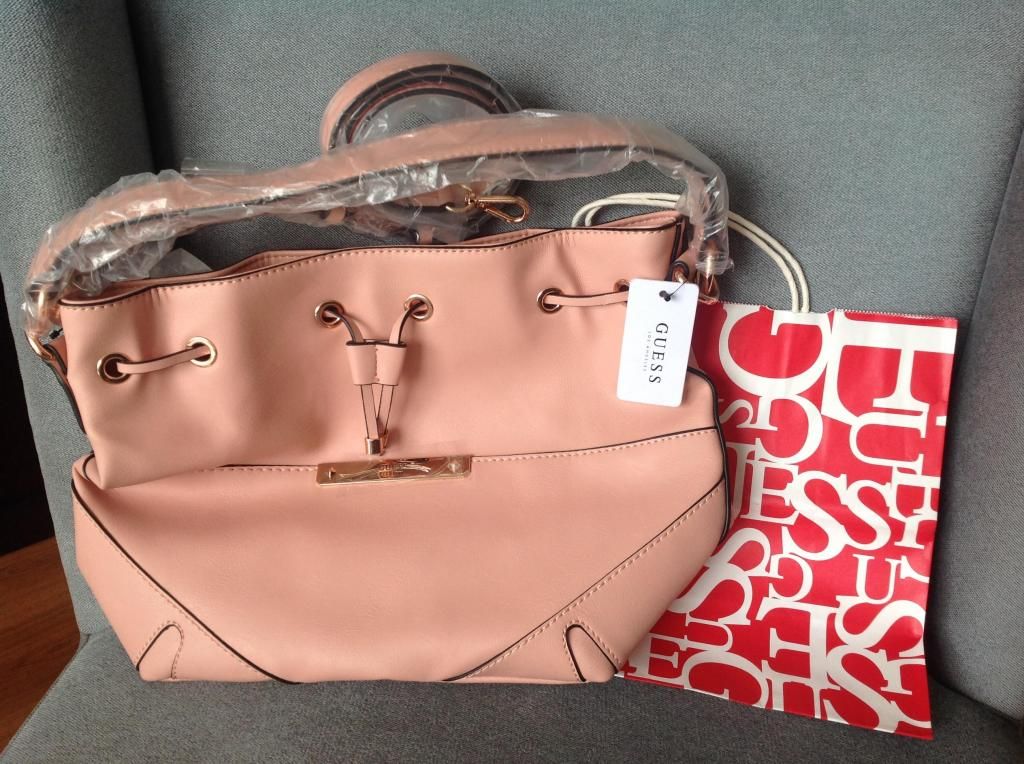 Cartera Guess