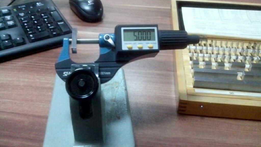 Micrometro Digital de 0 a 25 Mm