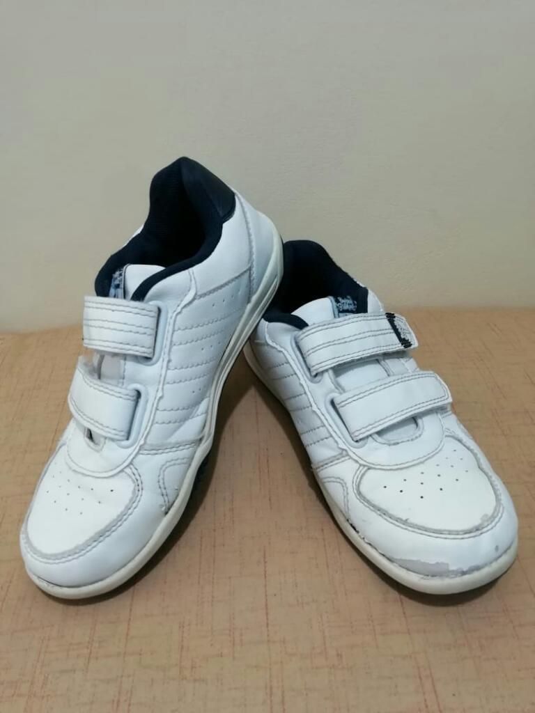 Zapatillas Niño Blancas con Pega 31