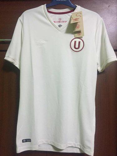 Camiseta. Universitario Umbro Algodón Colección Original
