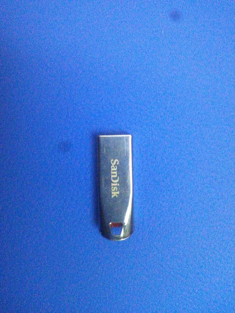 USB SanDiSK CRUZE FORCE Metal 16 GB S/20.