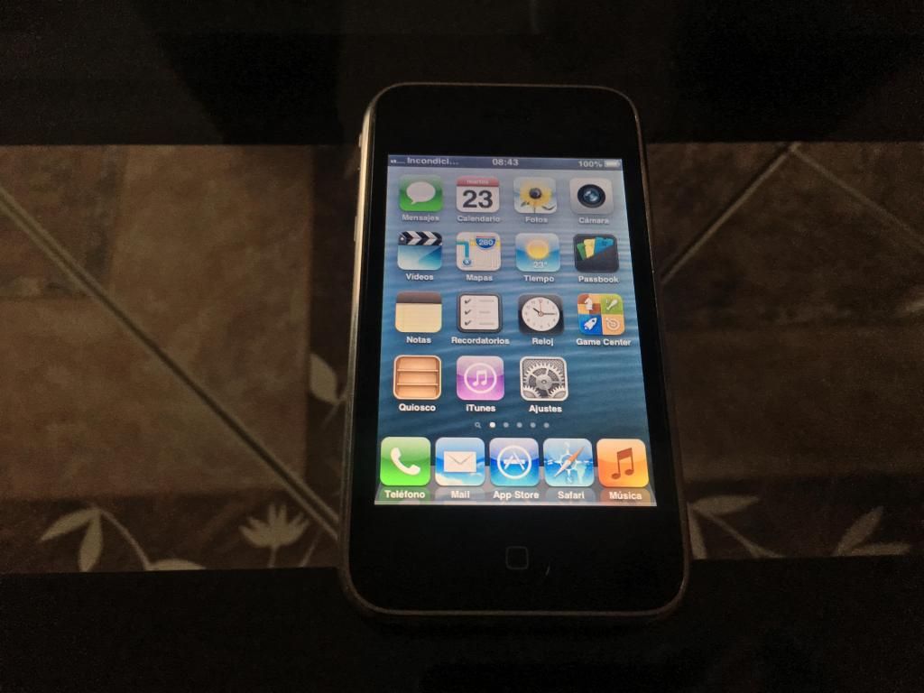iPhone 3GS 8GB Celular Basico iPod Touch Mp3 Mp4