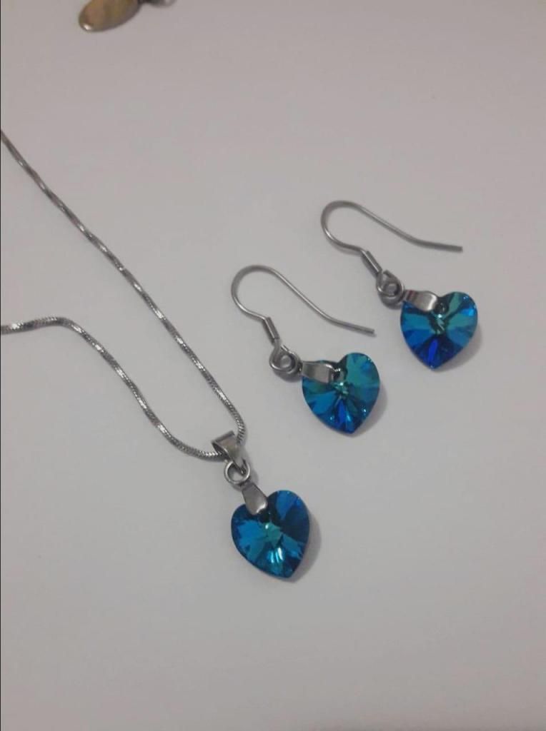 Collar y aretes - Corazón azul