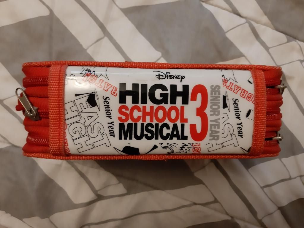 Cartuchera High School Musical comprada en parques Disney