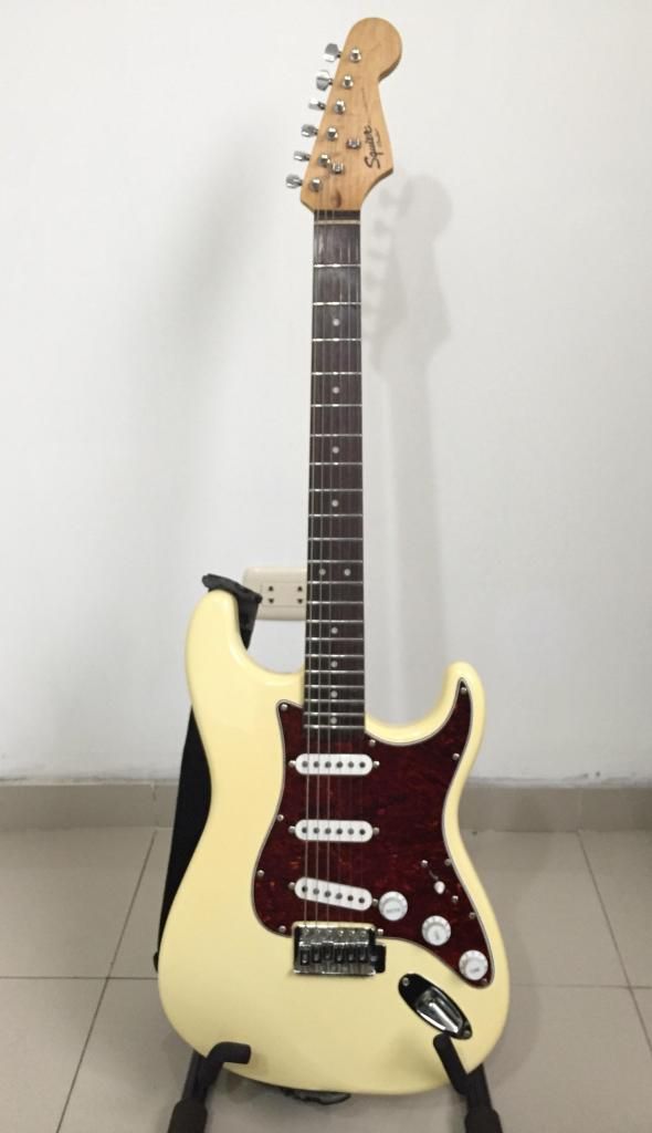 Guitarra electrica Squier Stratocaster