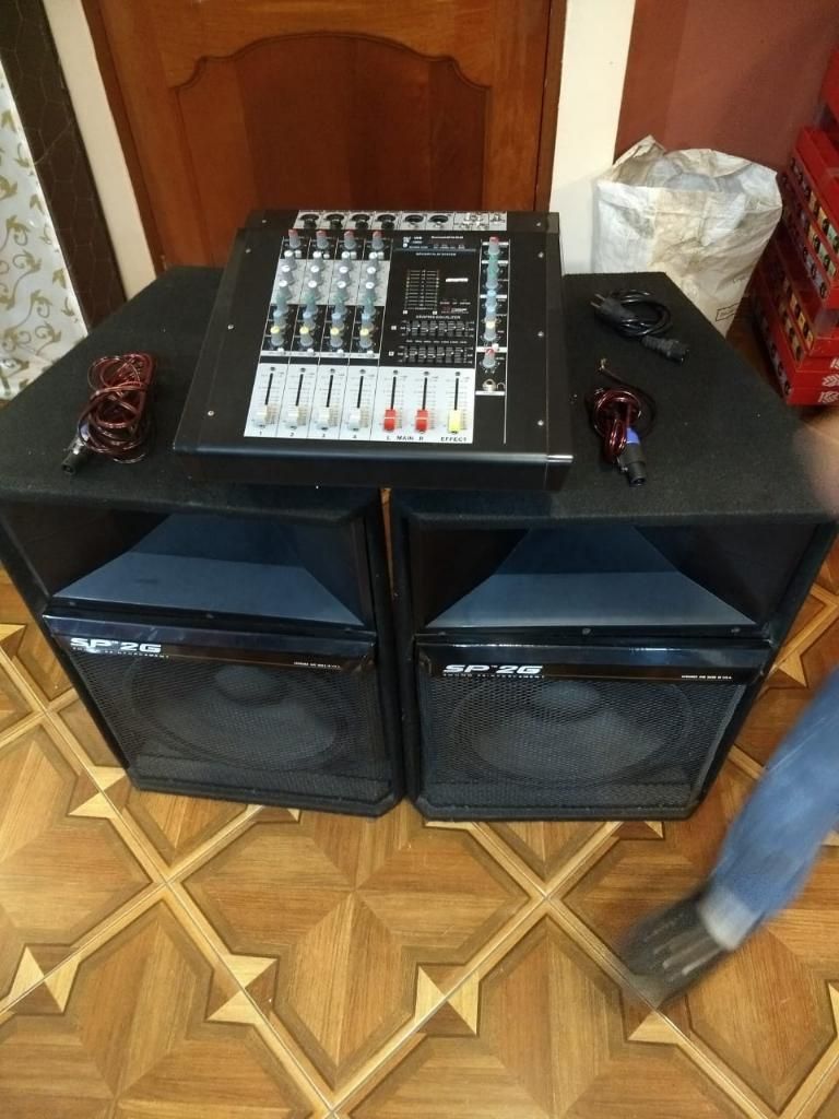 Se Vende Consola Musical