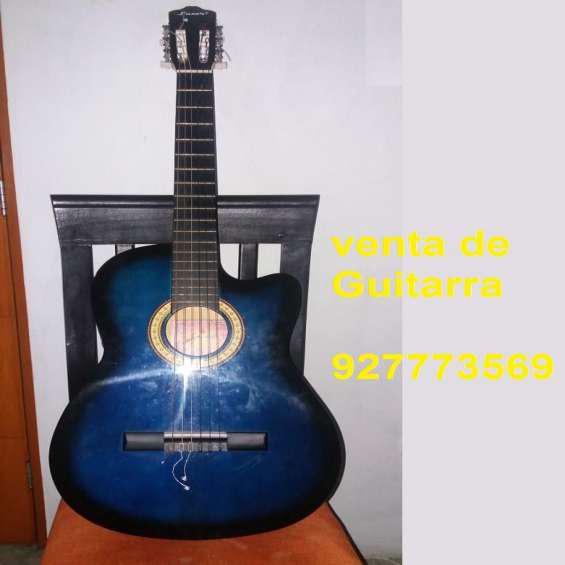 Se vende guitarra electroacustica en Lima