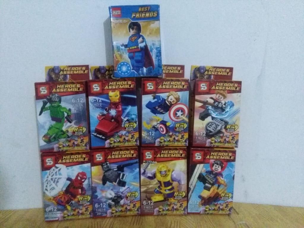 Figuras tipo lego super heroes