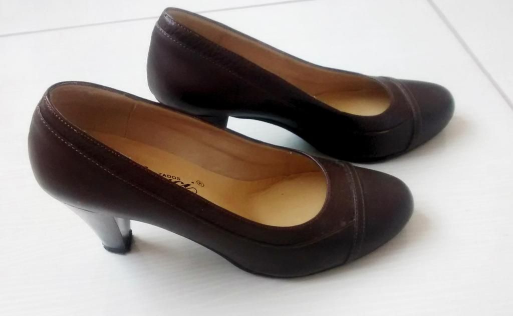 Zapatos de tacón, color marrón, para mujer