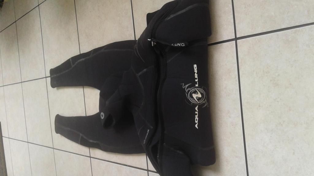 BUCEO WETSUIT AQUALUNG