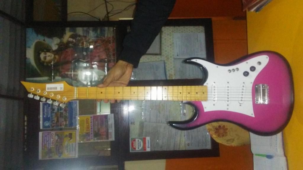 Guitarra electrica como nueva