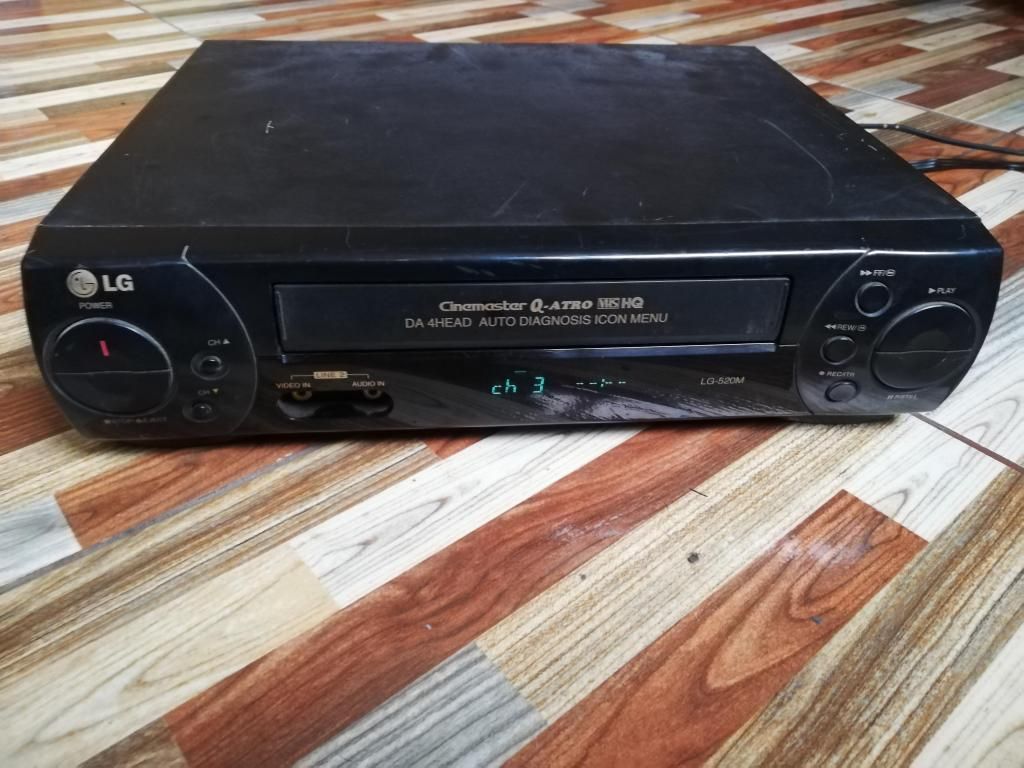 Se vende VHS LG modelo 520M, 4 cabezales, reparar