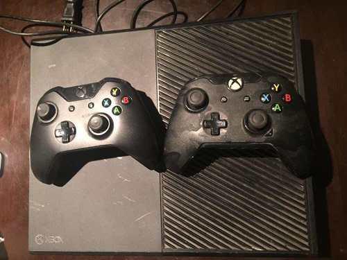 Xbox One Dos Controles + Juegos