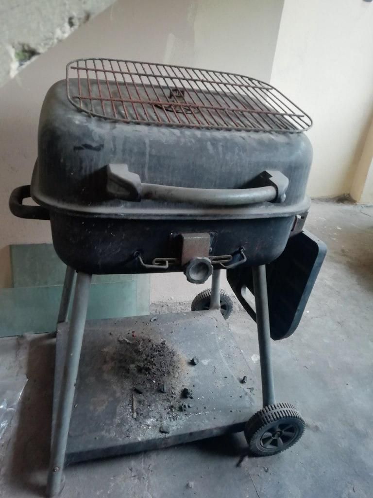 VENDO PARRILLA BBQ TAL CUAL LA VEN EN FOTO