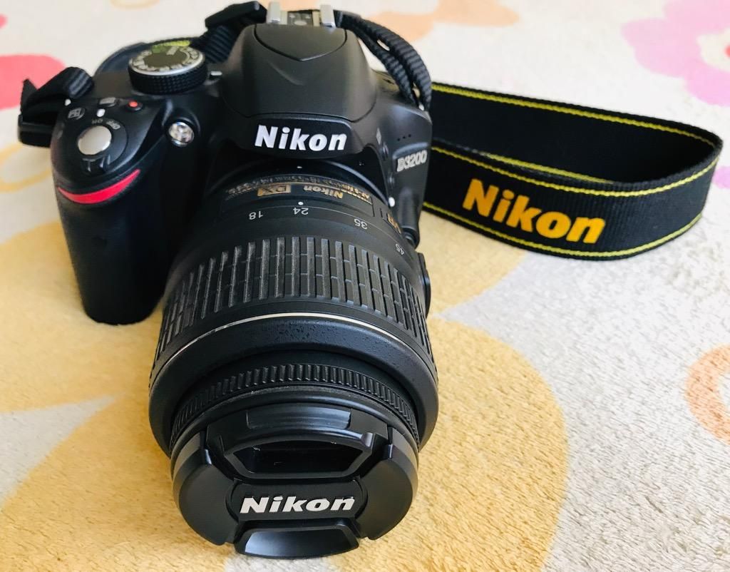 Camara Nikon D más Lente