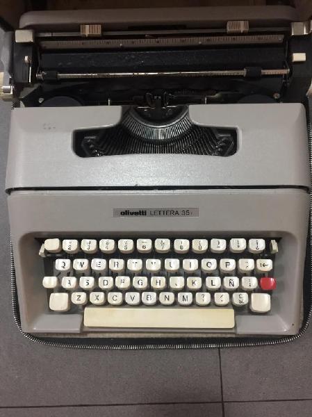 Maquina Escribir Olivetti con Estuche