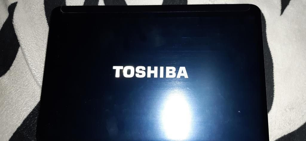 Laptop Toshiba Corel I3 Buen Estado Orig