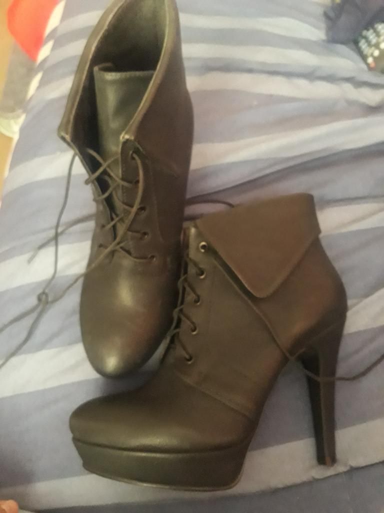 Vendo Zapatos, Poco Uso Em Muy Buen Esta