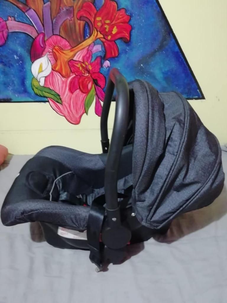 Asiento/ silla de auto para bebé MyBaby