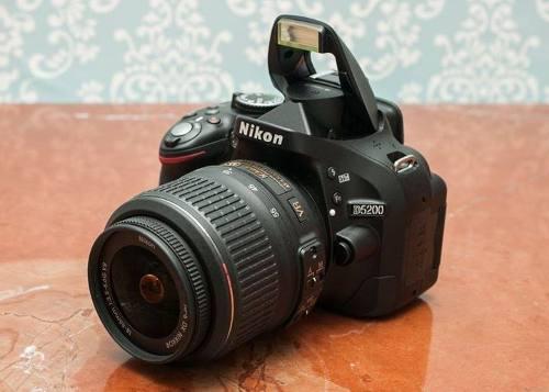 Camara Nikon D5200+ Lente 18-55 Mm+ Tarjeta Sd 8,16 Y 32gb