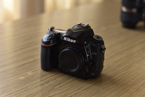 Camara Nikon D750