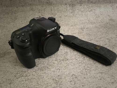 Camara Sony A68