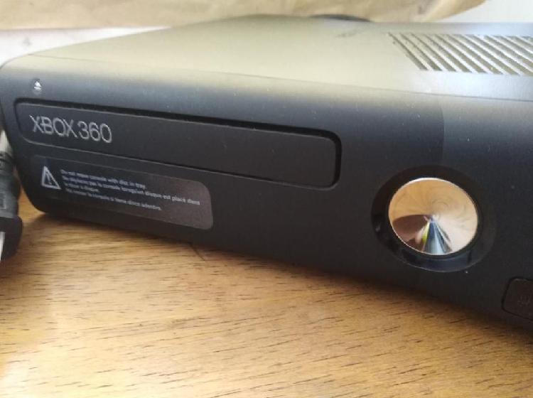 Consola Xbox 360 Slim 4gb Usado