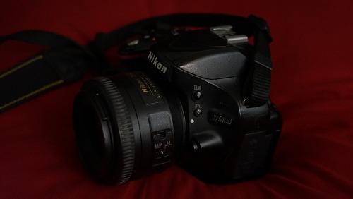 Nikon 5100 + Lente 35mm 1.8 + Regalos