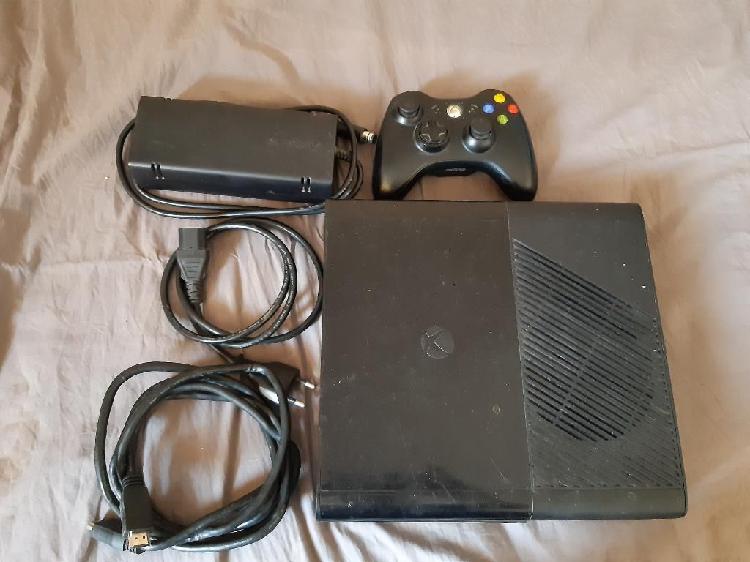 Xbox360 4gb Kinect