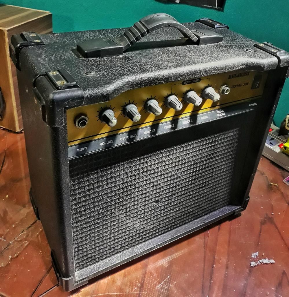 Amplificador de Guitarra Y Microfono